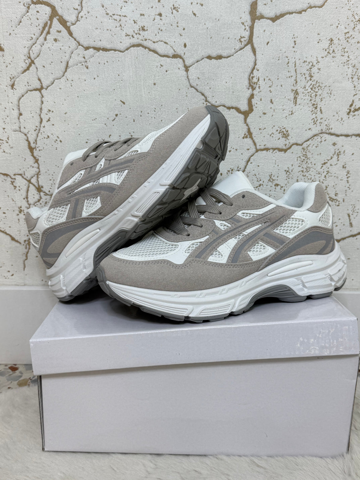 Deportivas gris